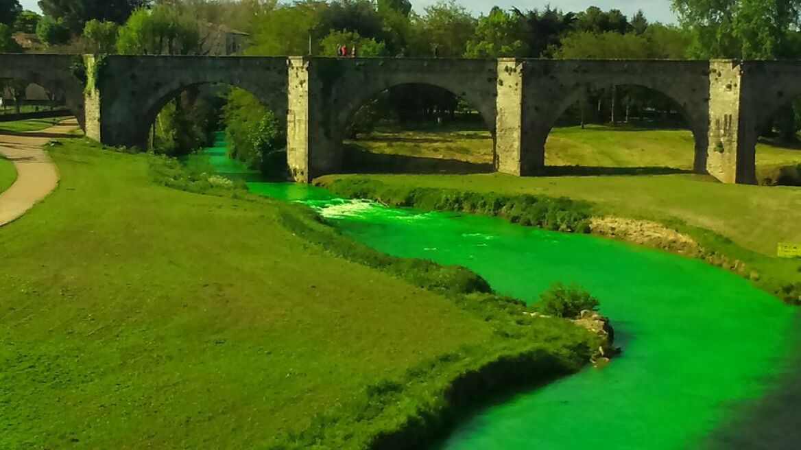 Γιατί οι Γάλλοι «έβαψαν» πράσινα 12 ποτάμια τους